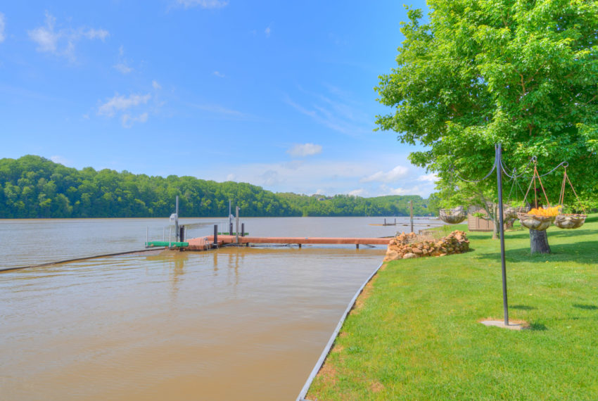 6277_OldFerryRd_Web-12