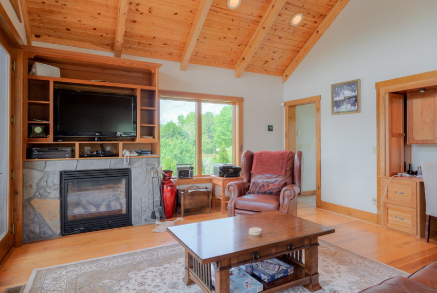 6277_OldFerryRd_Web-37