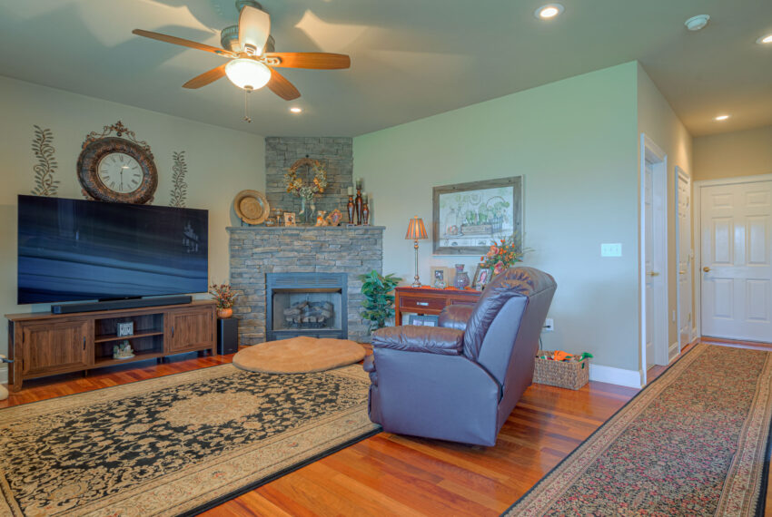 6344_HarbourTown_Web-24