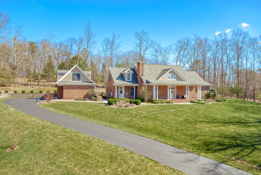 1240-Treetop-Ridge-Blacksburg_1-1