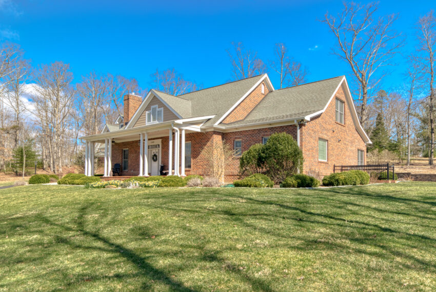 1240-Treetop-Ridge-Blacksburg_22-22