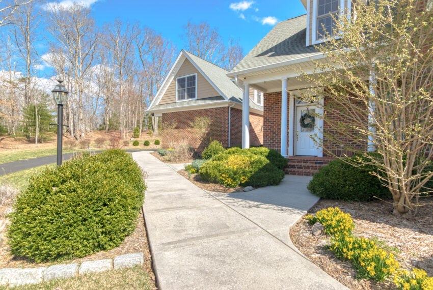 1240-Treetop-Ridge-Blacksburg_26-26
