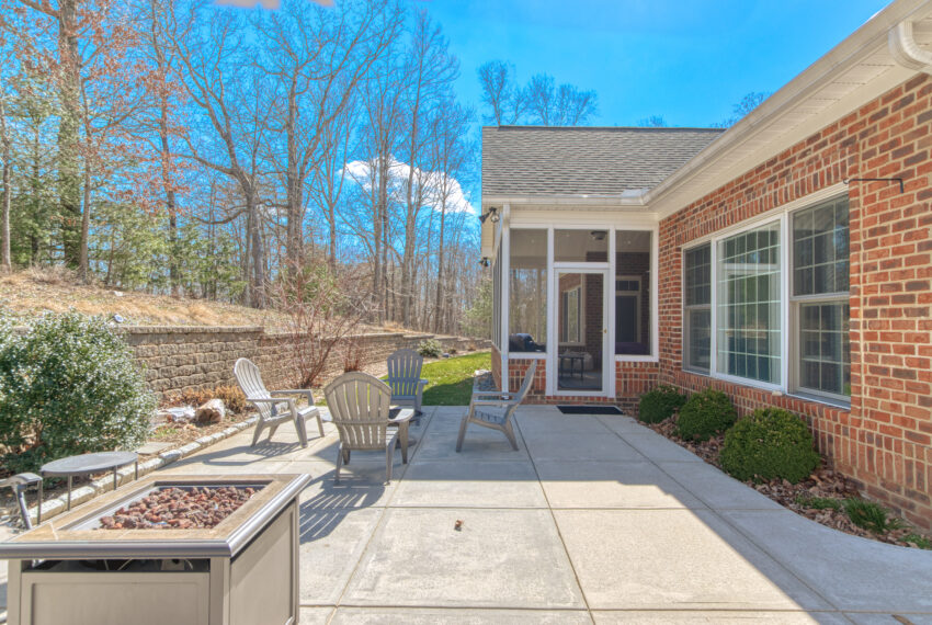 1240-Treetop-Ridge-Blacksburg_31-31