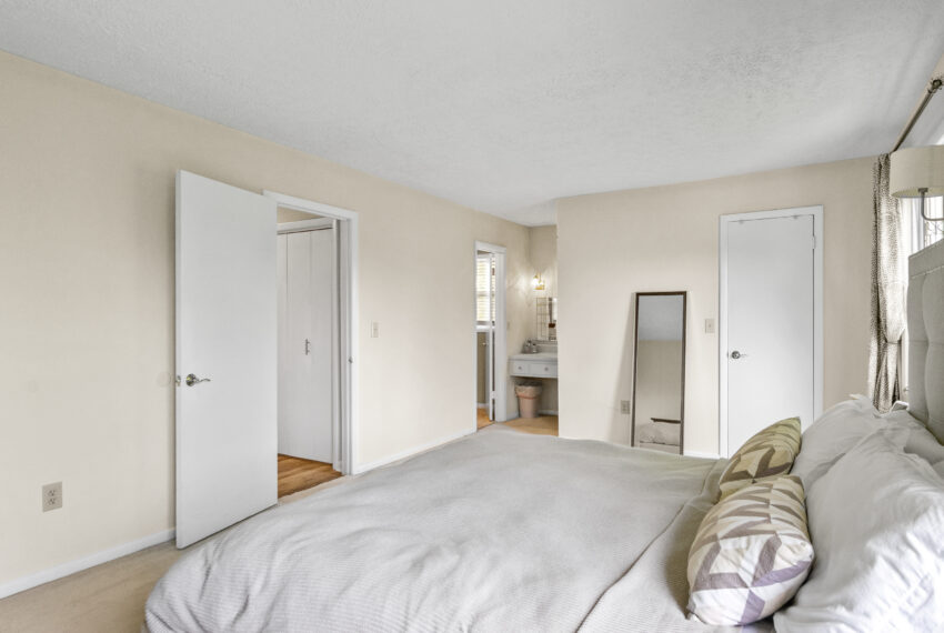 1739-St-Andrews-Circle-Blacksburg-35