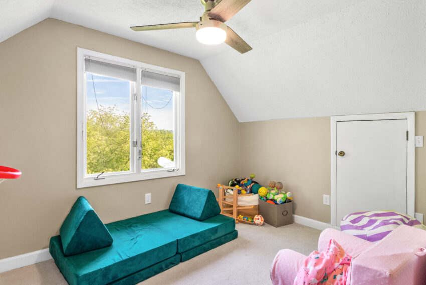 1739-St-Andrews-Circle-Blacksburg-45