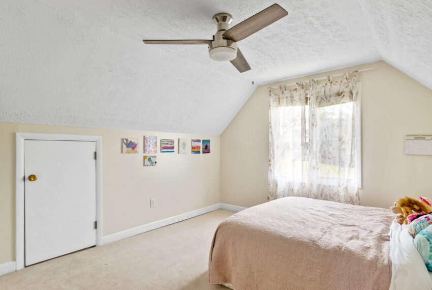 1739-St-Andrews-Circle-Blacksburg-46